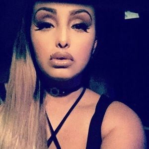 Meet your Posher, Yadira